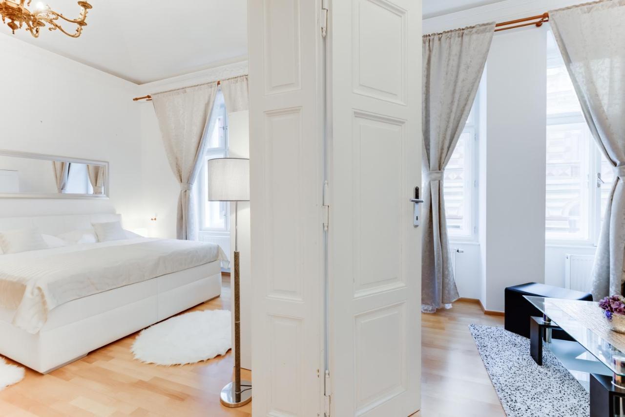 Wenceslas Square Royal Apartment 布拉格 外观 照片