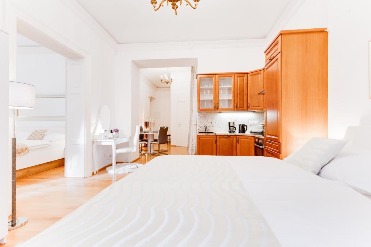 Wenceslas Square Royal Apartment 布拉格 外观 照片